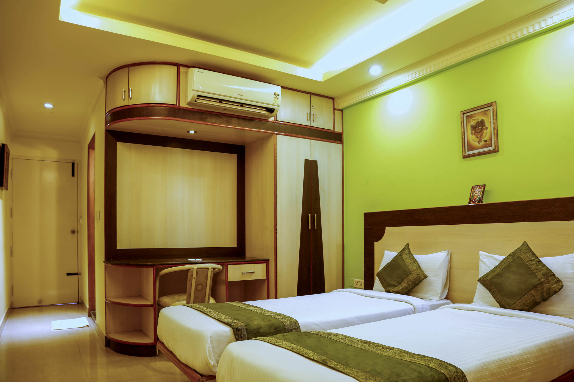 Treebo Trip Grand Regency Hotel Bangalore Ngoại thất bức ảnh