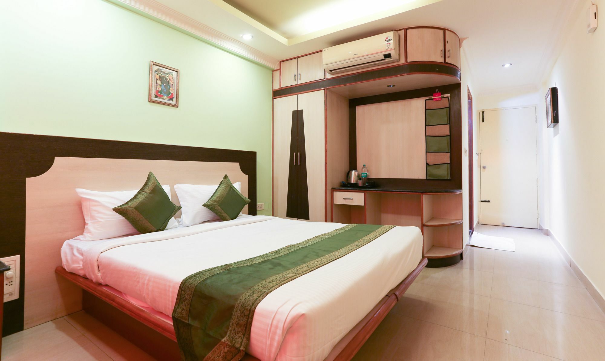 Treebo Trip Grand Regency Hotel Bangalore Ngoại thất bức ảnh