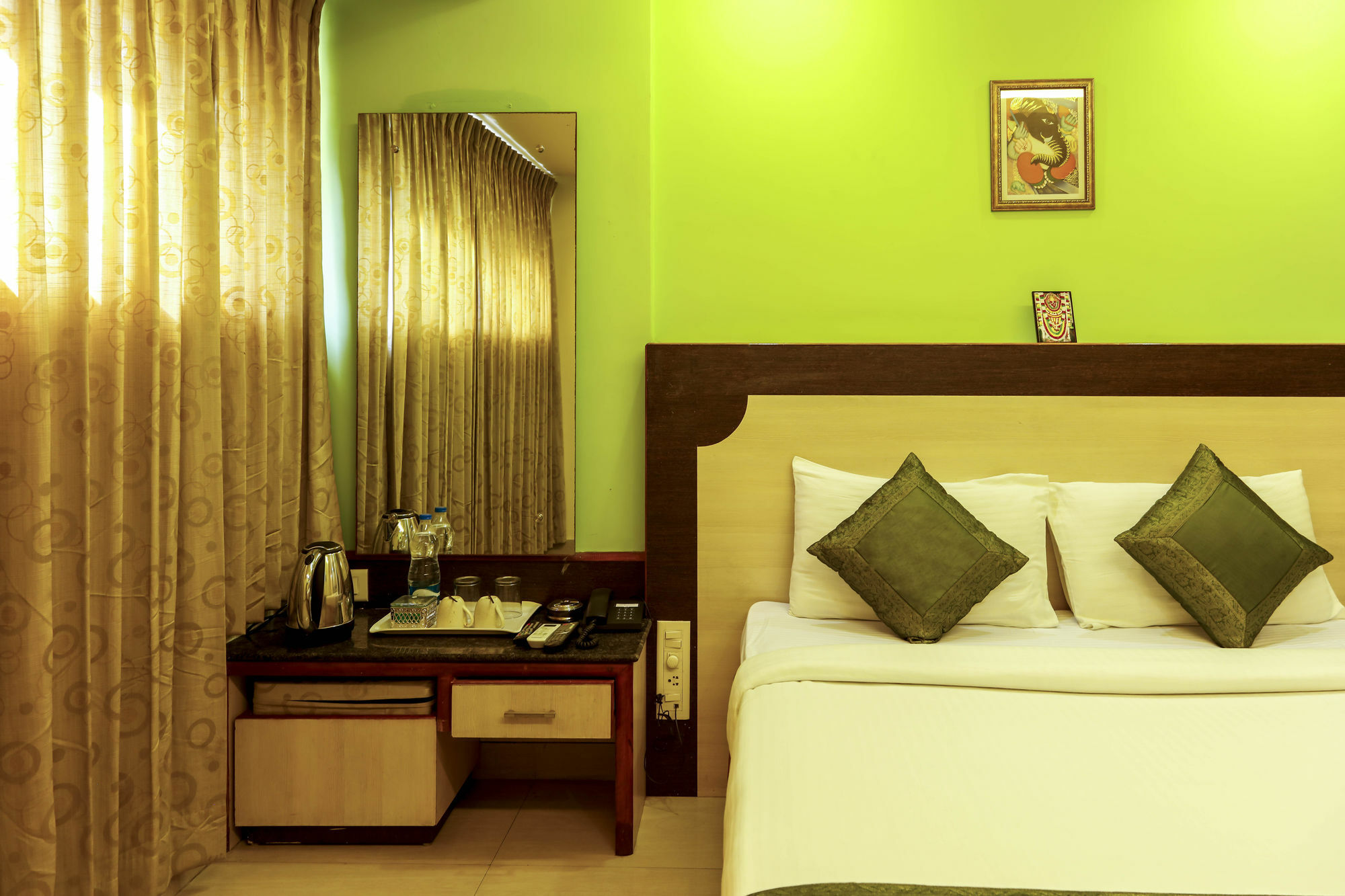 Treebo Trip Grand Regency Hotel Bangalore Ngoại thất bức ảnh